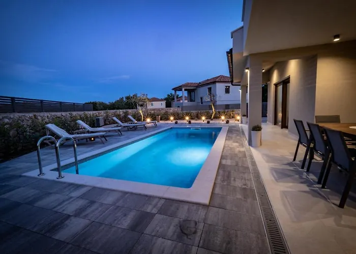 House Monika With Private Pool Semesterbostad Kornić