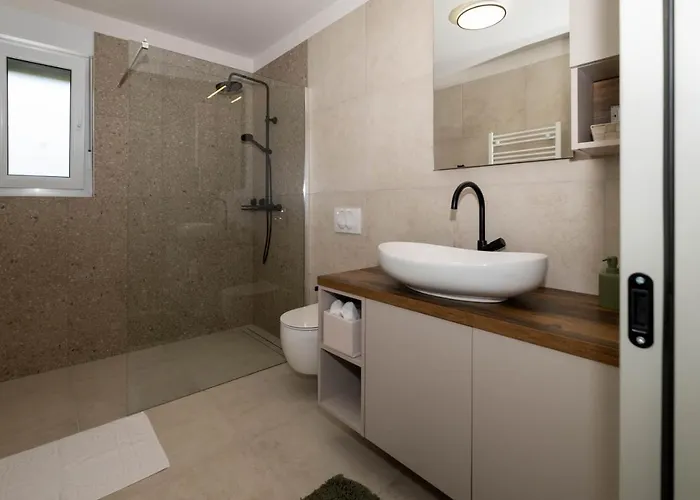 House Monika With Private Pool Semesterbostad Kornić