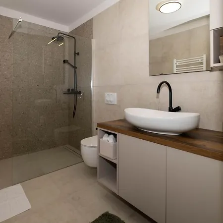 House Jewel With Private Pool Holiday home Kornic