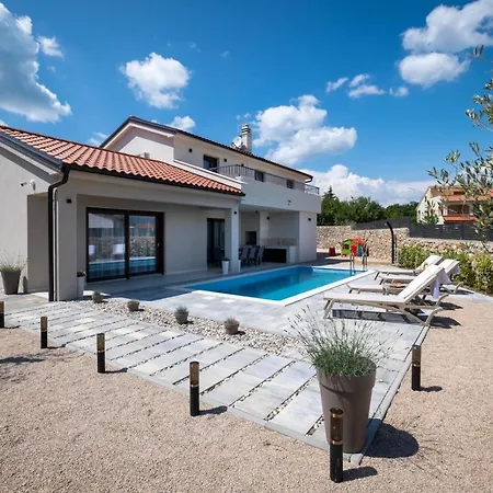 House Jewel With Private Pool