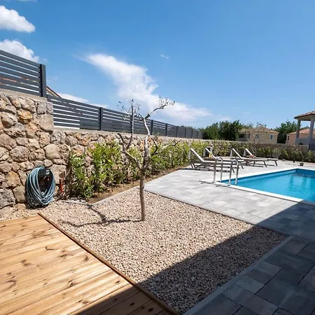 House Monika With Private Pool Casa vacanze *