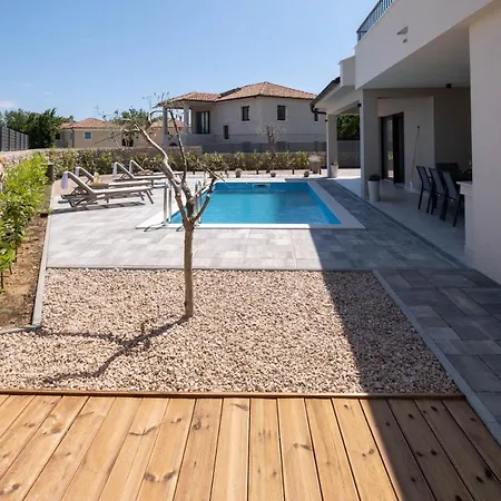 House Monika With Private Pool Case de vacanță Kornić