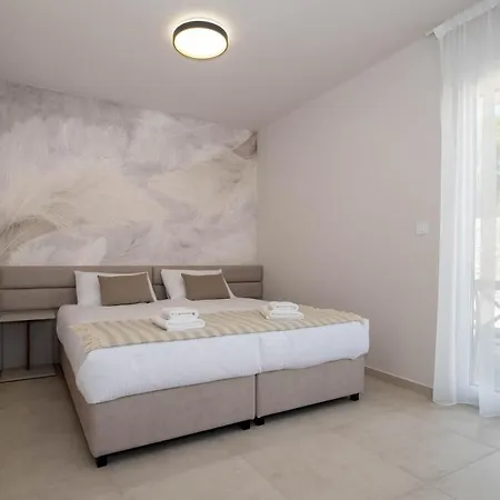 House Monika With Private Pool * Kornić