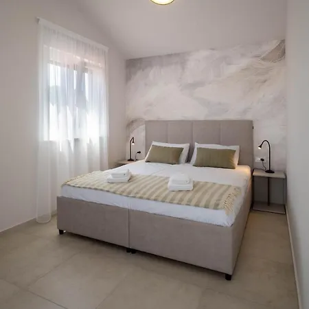 House Monika With Private Pool Casa vacanze *