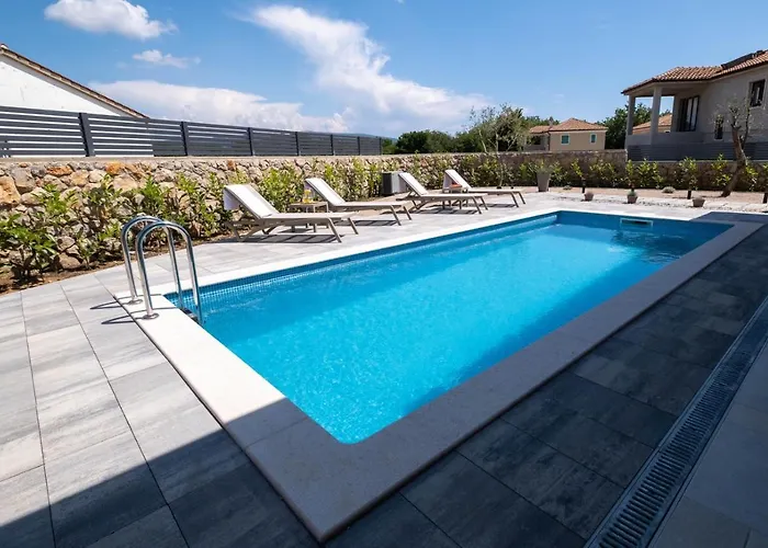 Vakantiehuis House Monika With Private Pool